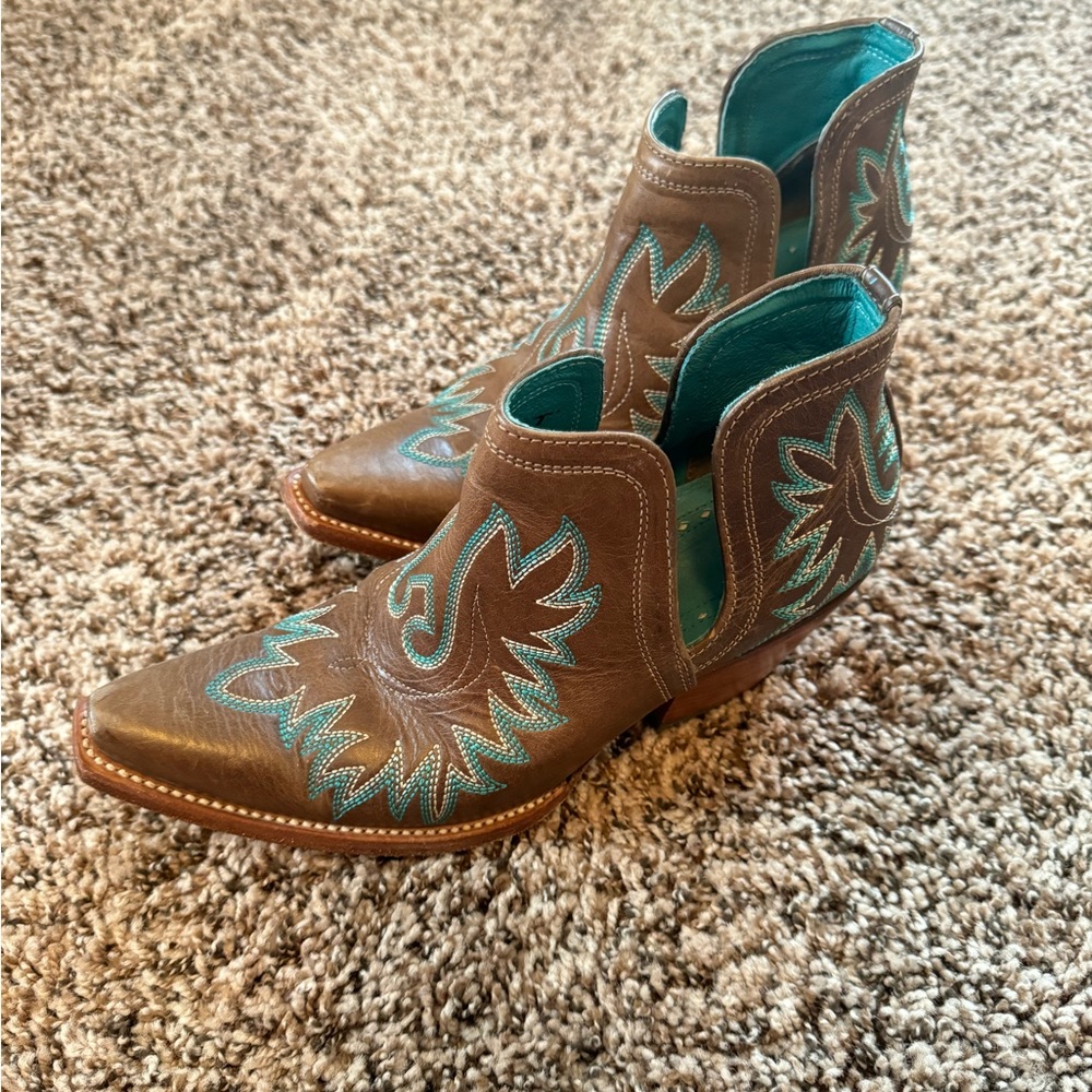 Ariat Dixon Ankle Boots